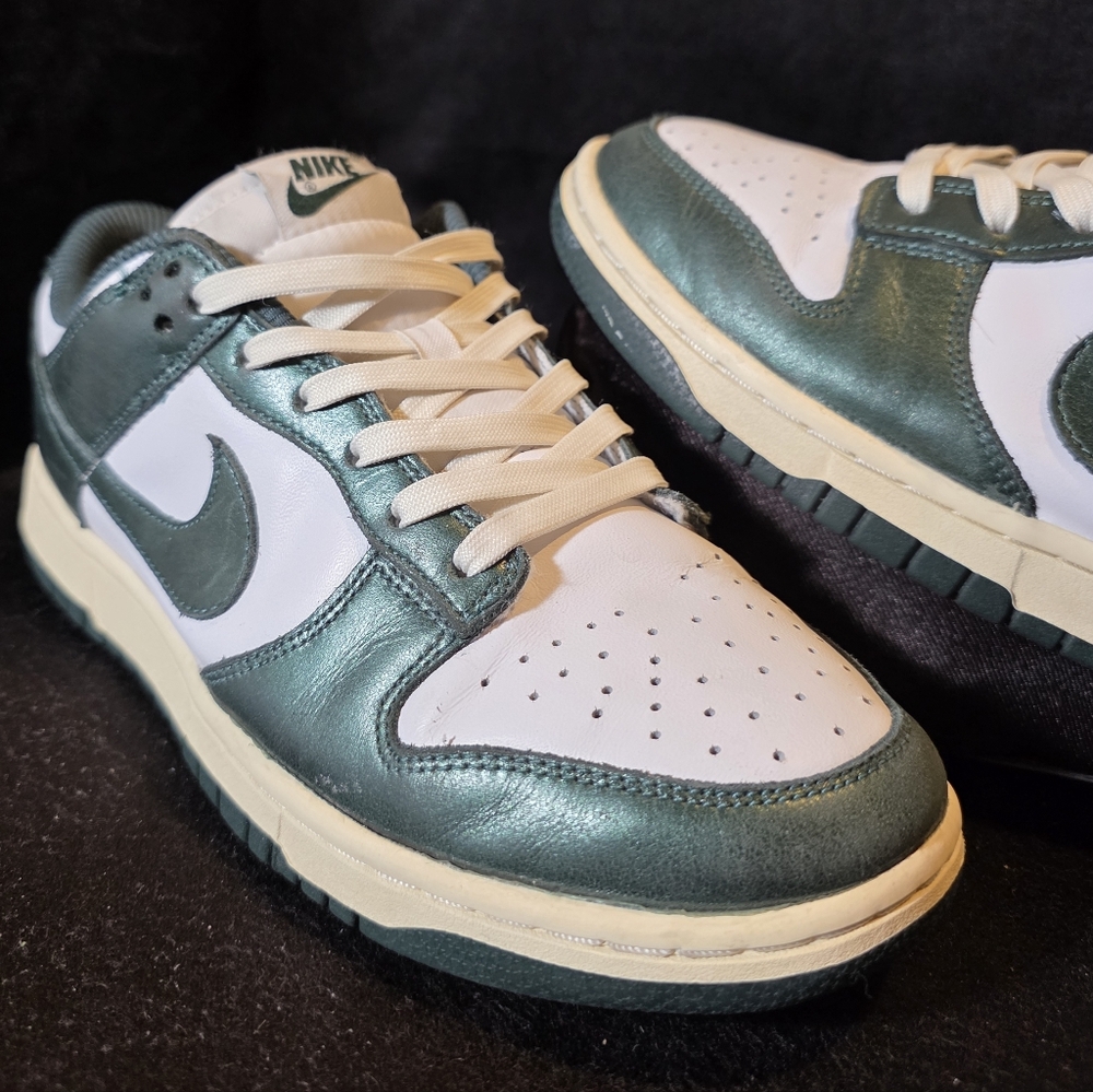 Nike Dunk Emerald Green Womens Size 8.5 - Picture 2 of 9